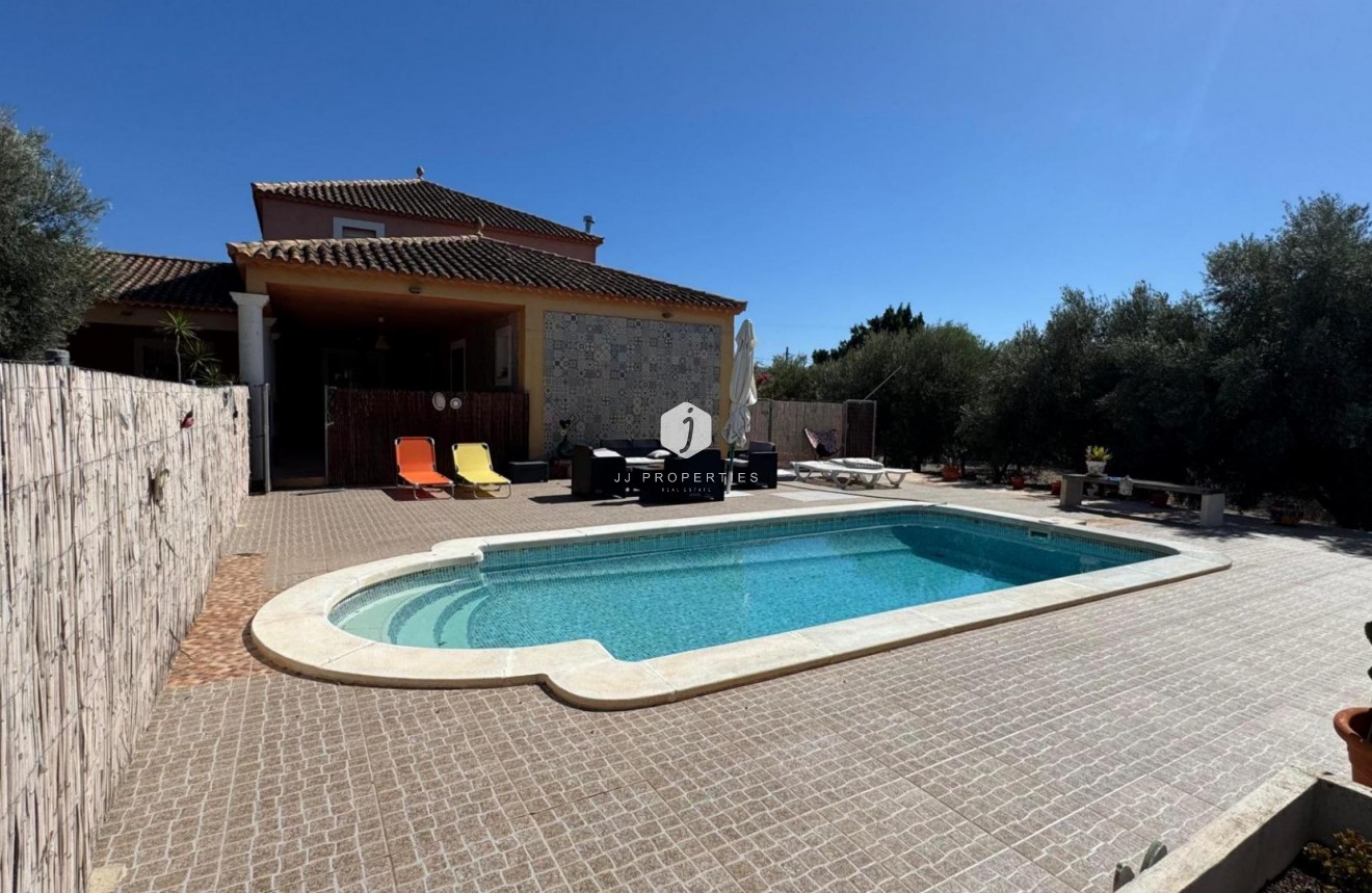 Aus zweiter Hand - Landgut -
Albatera - Inland