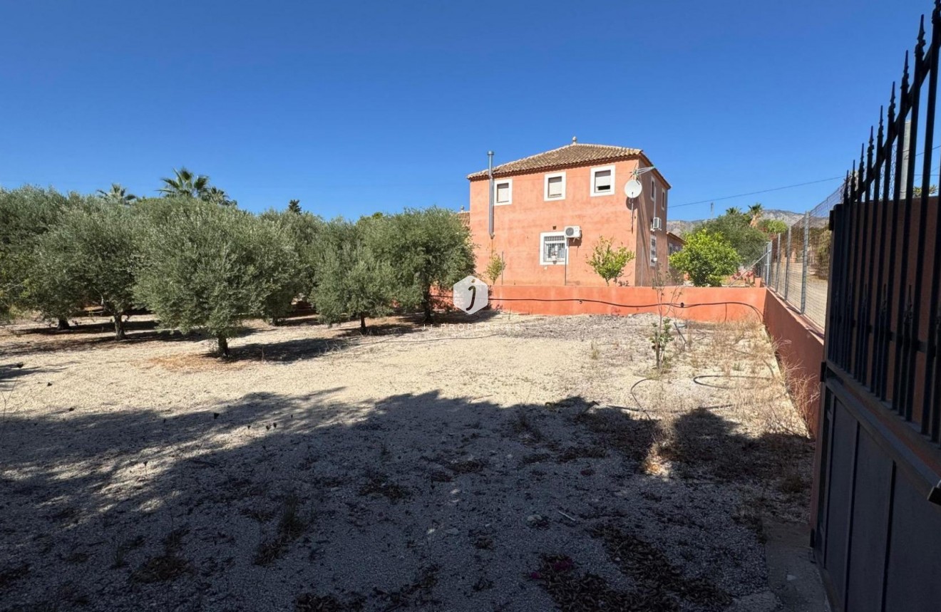 Aus zweiter Hand - Landgut -
Albatera - Inland