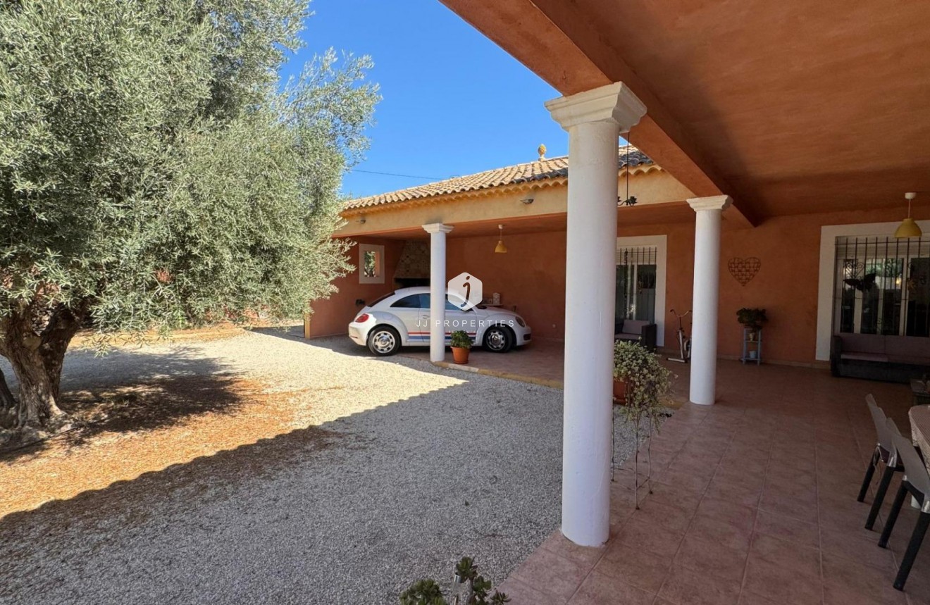 Aus zweiter Hand - Landgut -
Albatera - Inland