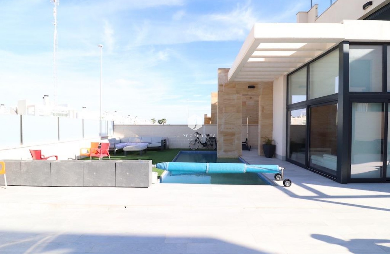 D'occasion - Villa -
Orihuela Costa - Costa Blanca