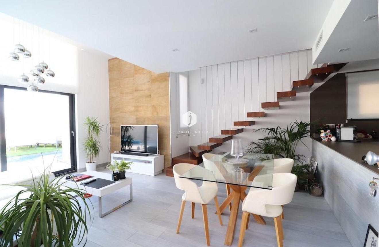 D'occasion - Villa -
Orihuela Costa - Costa Blanca