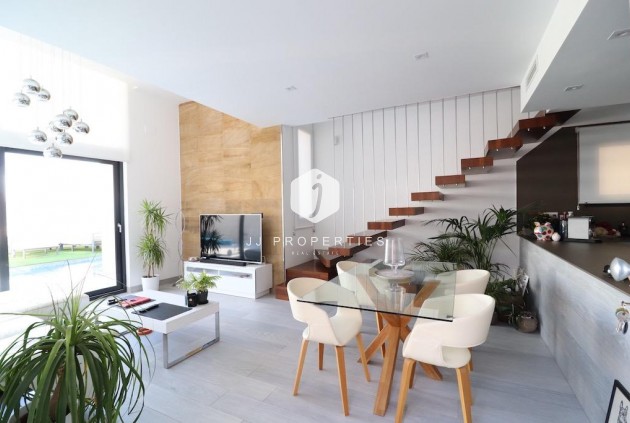 D'occasion - Villa -
Orihuela Costa - Costa Blanca