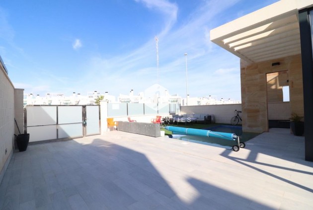 D'occasion - Villa -
Orihuela Costa - Costa Blanca