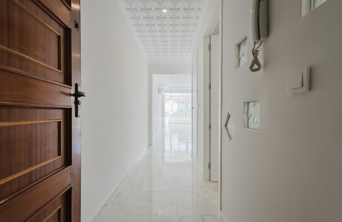 D'occasion - Appartement -
Torrevieja - Costa Blanca