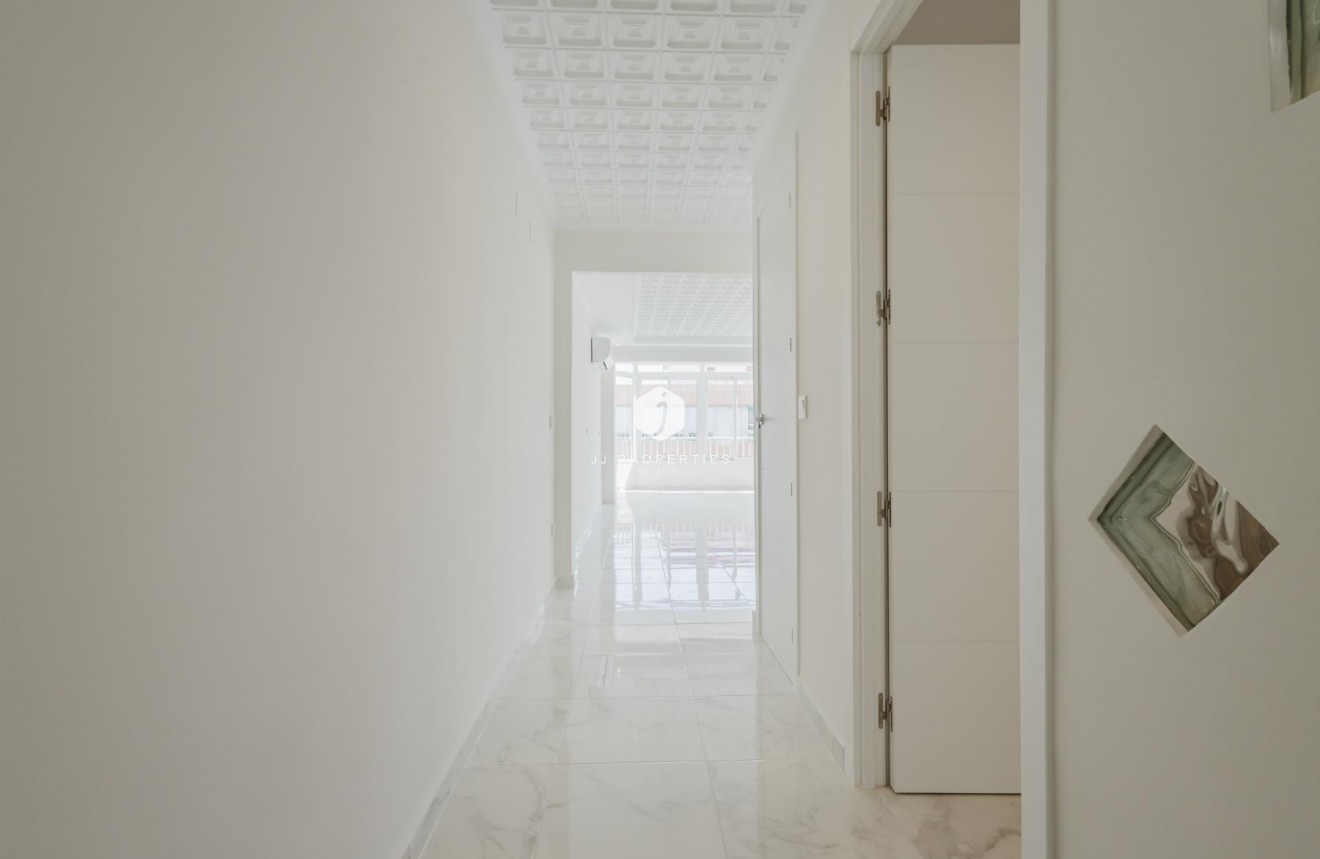 D'occasion - Appartement -
Torrevieja - Costa Blanca