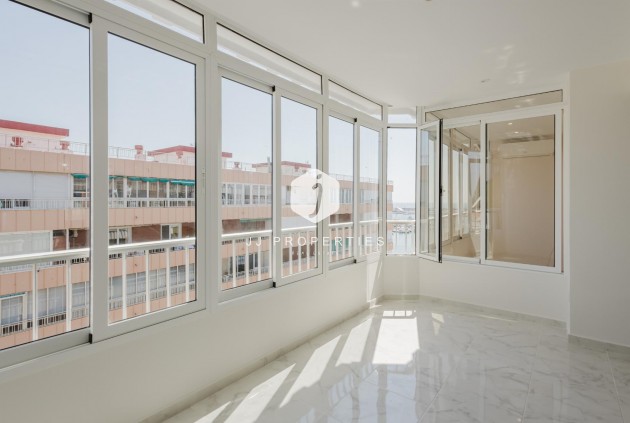 D'occasion - Appartement -
Torrevieja - Costa Blanca