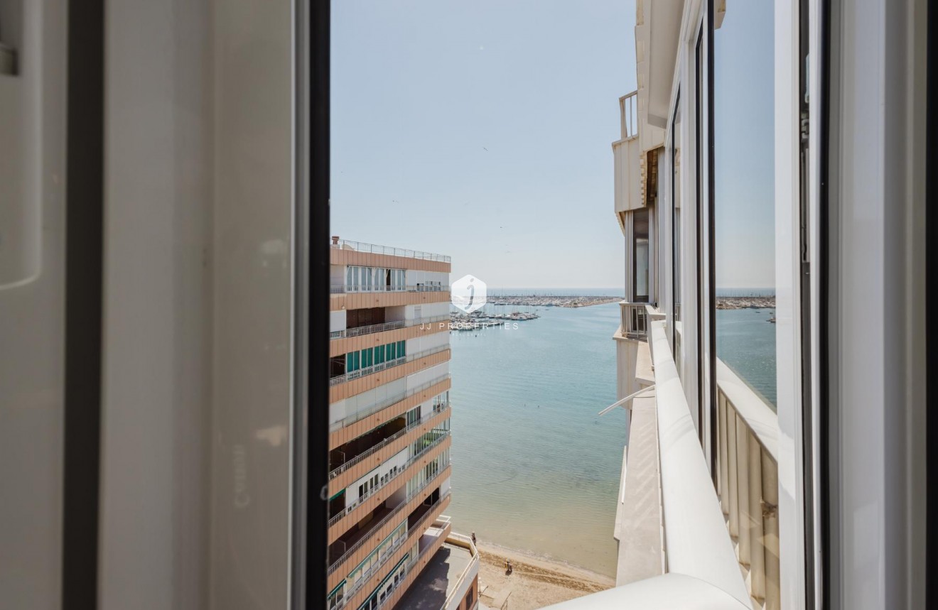D'occasion - Appartement -
Torrevieja - Costa Blanca