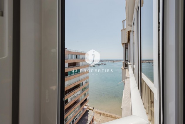 D'occasion - Appartement -
Torrevieja - Costa Blanca