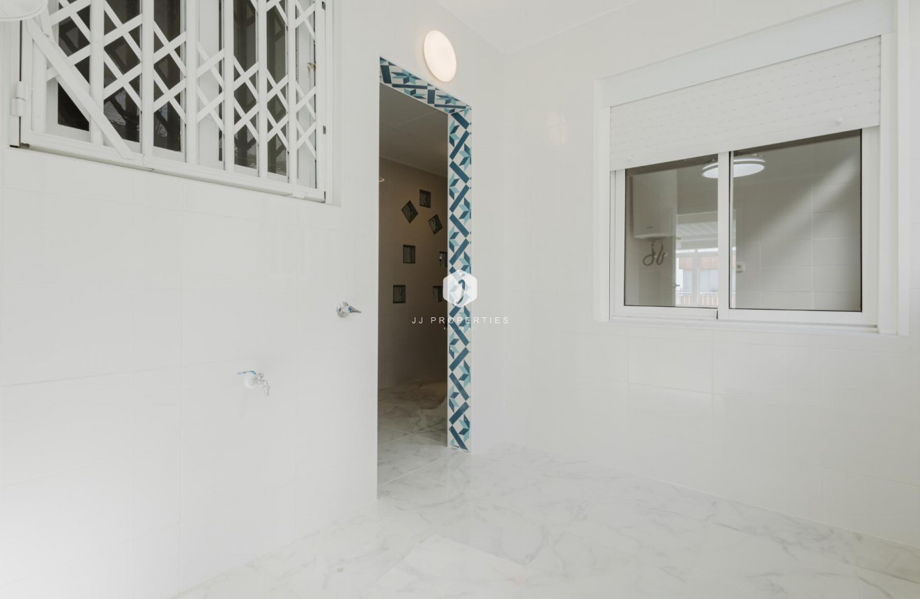 D'occasion - Appartement -
Torrevieja - Costa Blanca