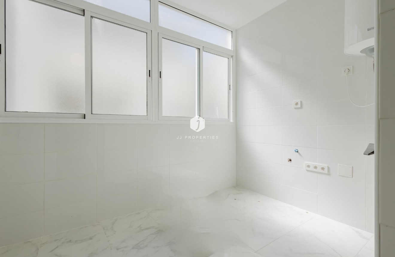 D'occasion - Appartement -
Torrevieja - Costa Blanca