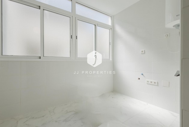 D'occasion - Appartement -
Torrevieja - Costa Blanca