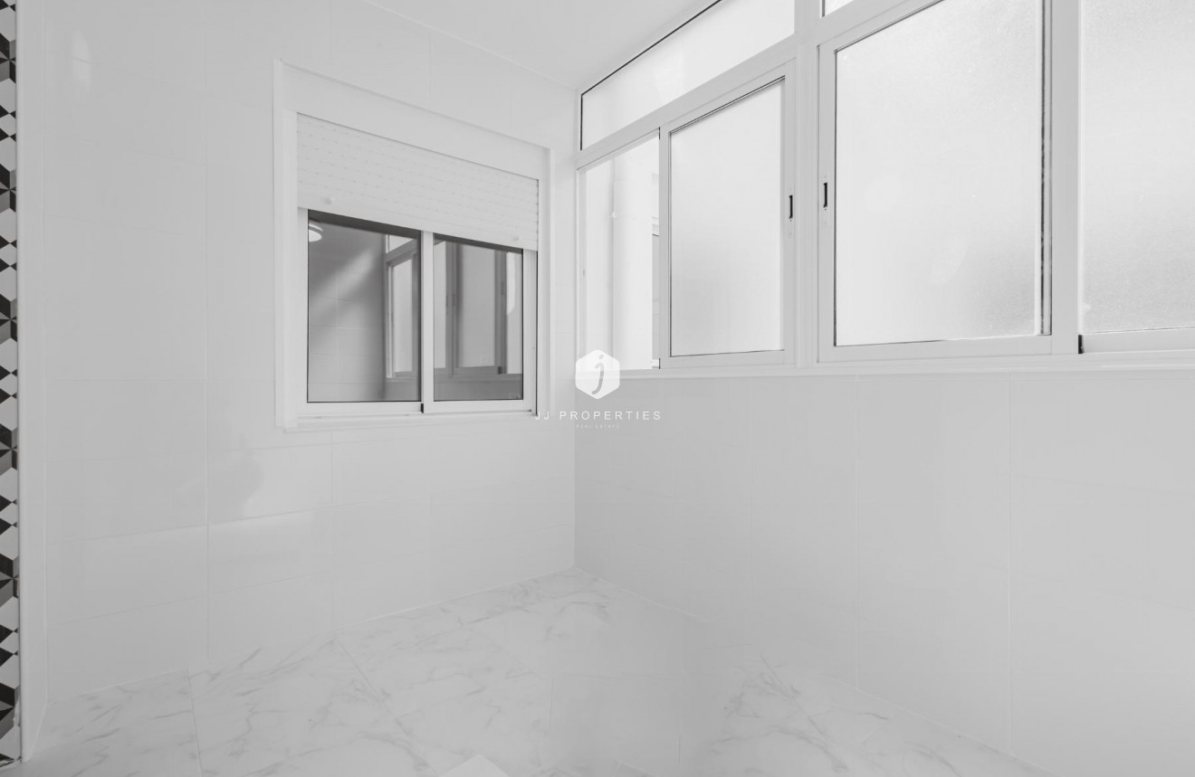 D'occasion - Appartement -
Torrevieja - Costa Blanca