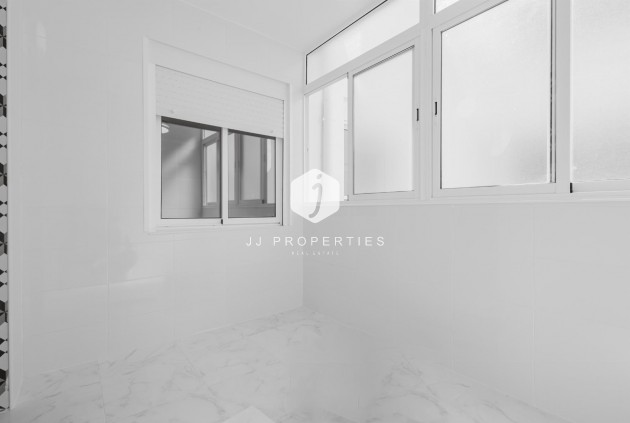 D'occasion - Appartement -
Torrevieja - Costa Blanca