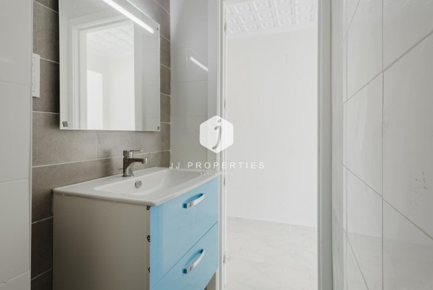 D'occasion - Appartement -
Torrevieja - Costa Blanca