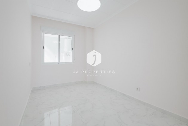 D'occasion - Appartement -
Torrevieja - Costa Blanca