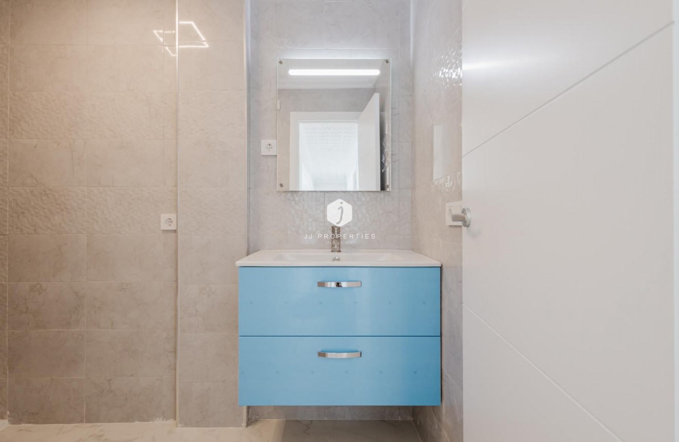 D'occasion - Appartement -
Torrevieja - Costa Blanca