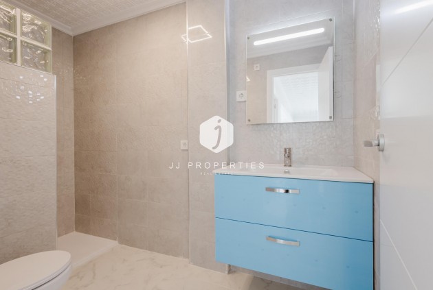 D'occasion - Appartement -
Torrevieja - Costa Blanca