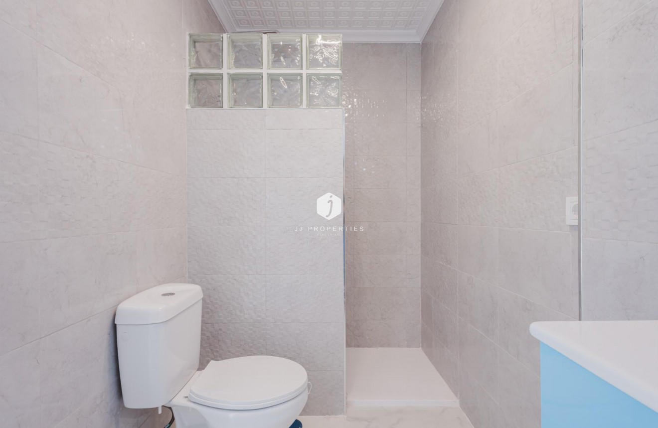 D'occasion - Appartement -
Torrevieja - Costa Blanca