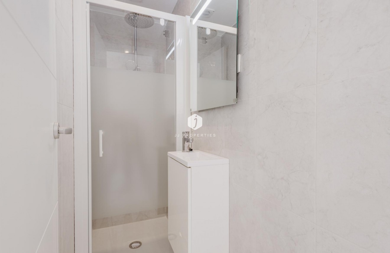 D'occasion - Appartement -
Torrevieja - Costa Blanca