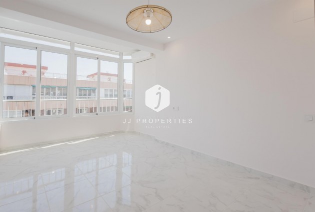 D'occasion - Appartement -
Torrevieja - Costa Blanca