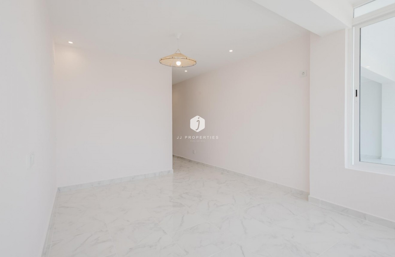 D'occasion - Appartement -
Torrevieja - Costa Blanca