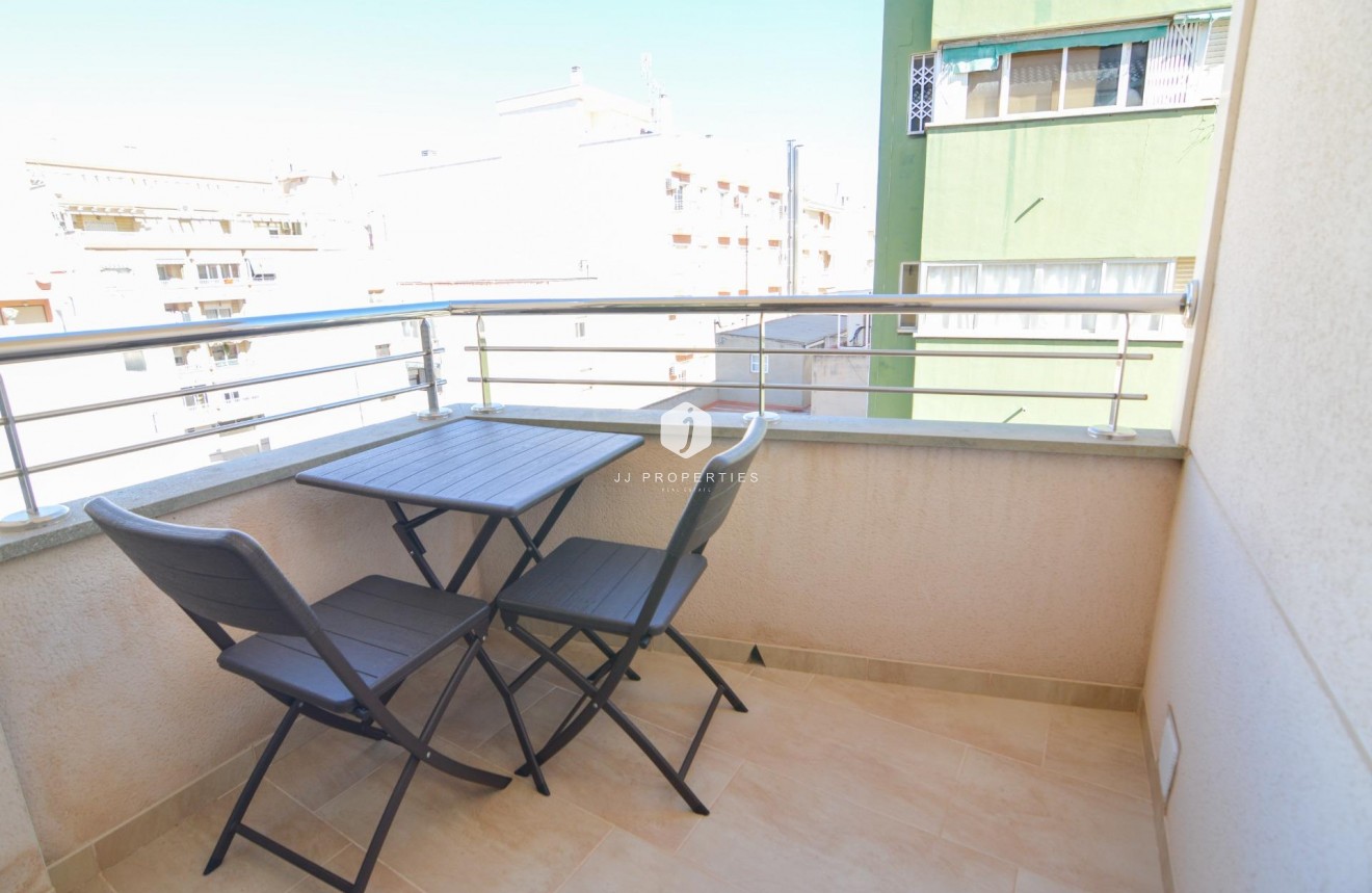 Aus zweiter Hand - Wohnung -
Torrevieja - Playa del Cura