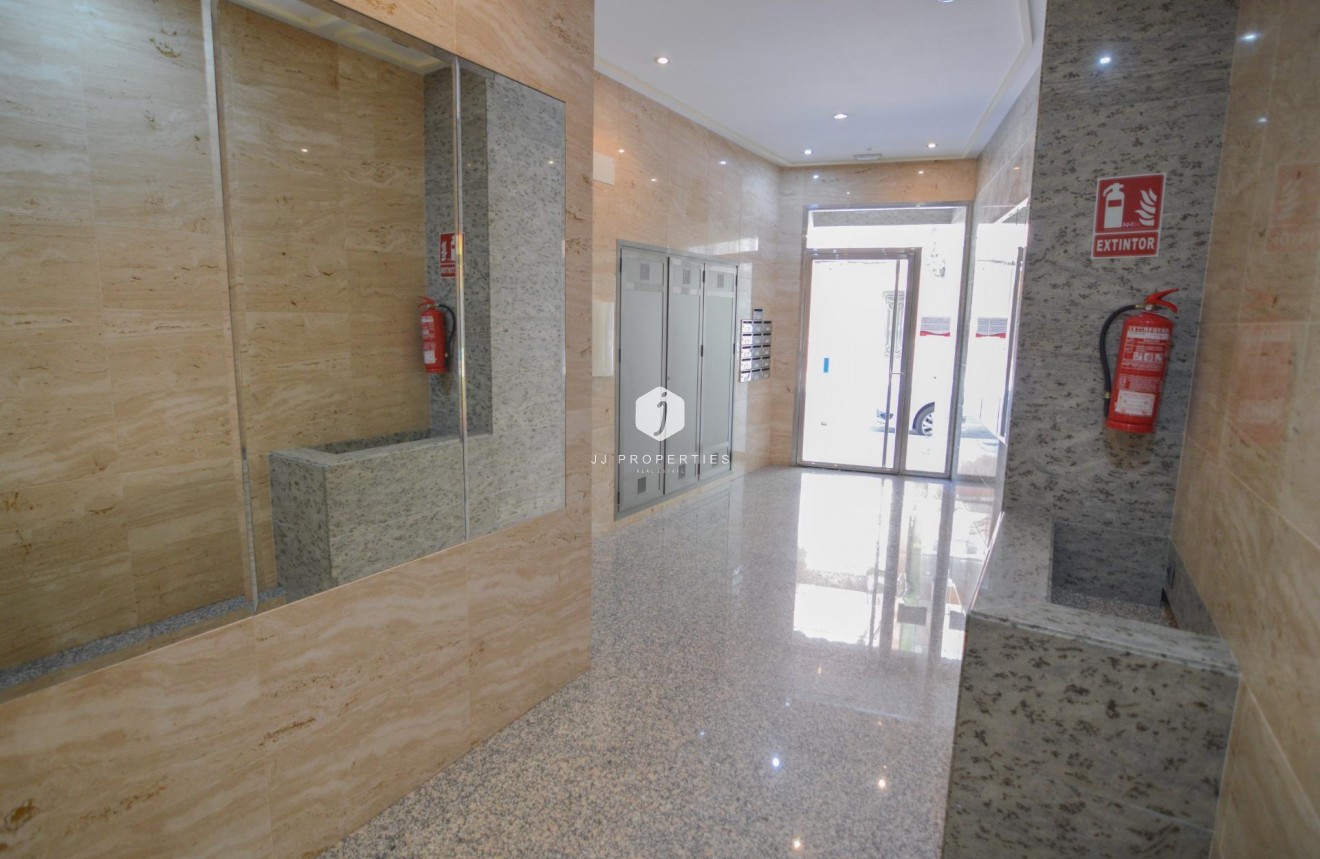 Aus zweiter Hand - Wohnung -
Torrevieja - Playa del Cura