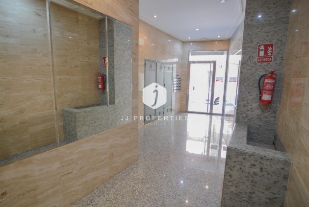 Aus zweiter Hand - Wohnung -
Torrevieja - Playa del Cura