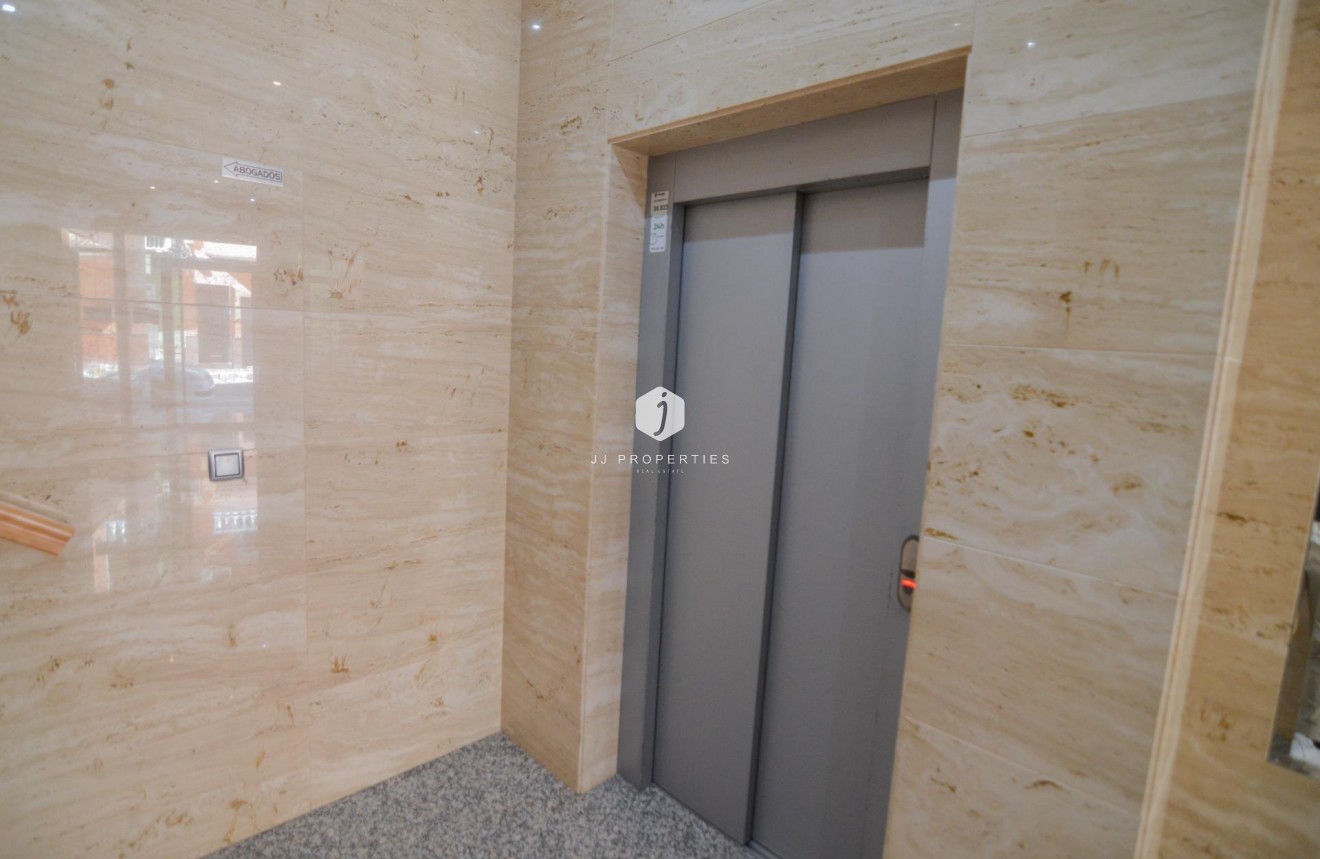 Aus zweiter Hand - Wohnung -
Torrevieja - Playa del Cura