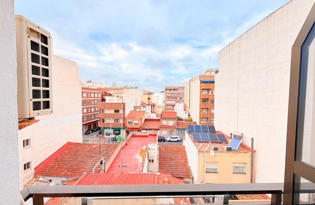 Aus zweiter Hand - Wohnung -
Torrevieja - Centro