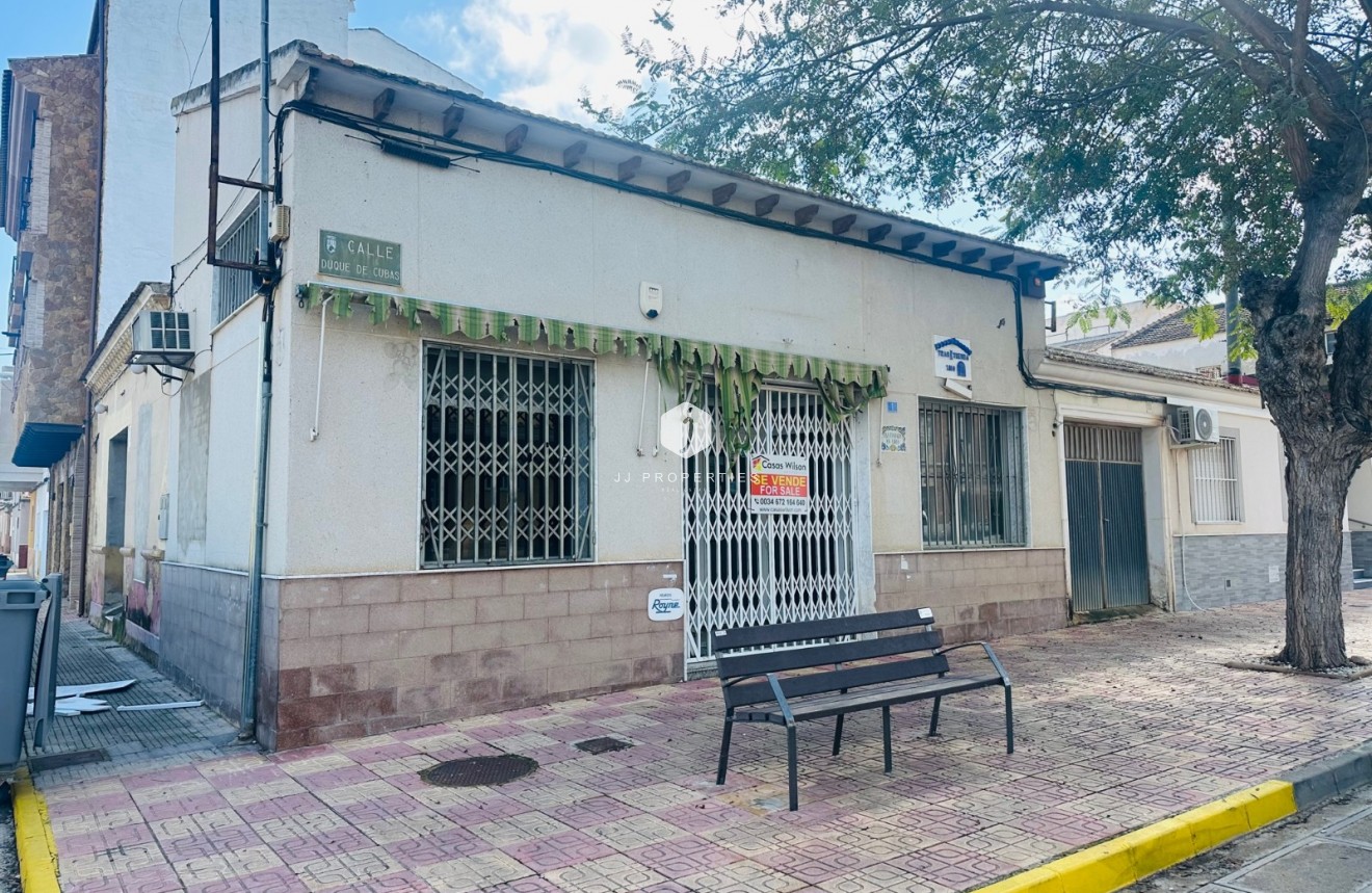 Aus zweiter Hand - Chalet -
Jacarilla - Inland