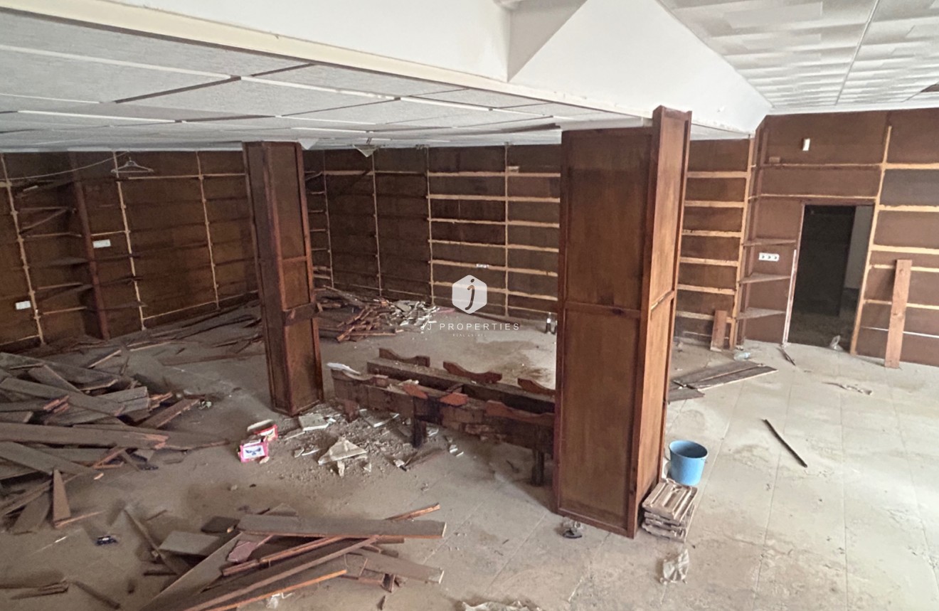 Aus zweiter Hand - Chalet -
Jacarilla - Inland