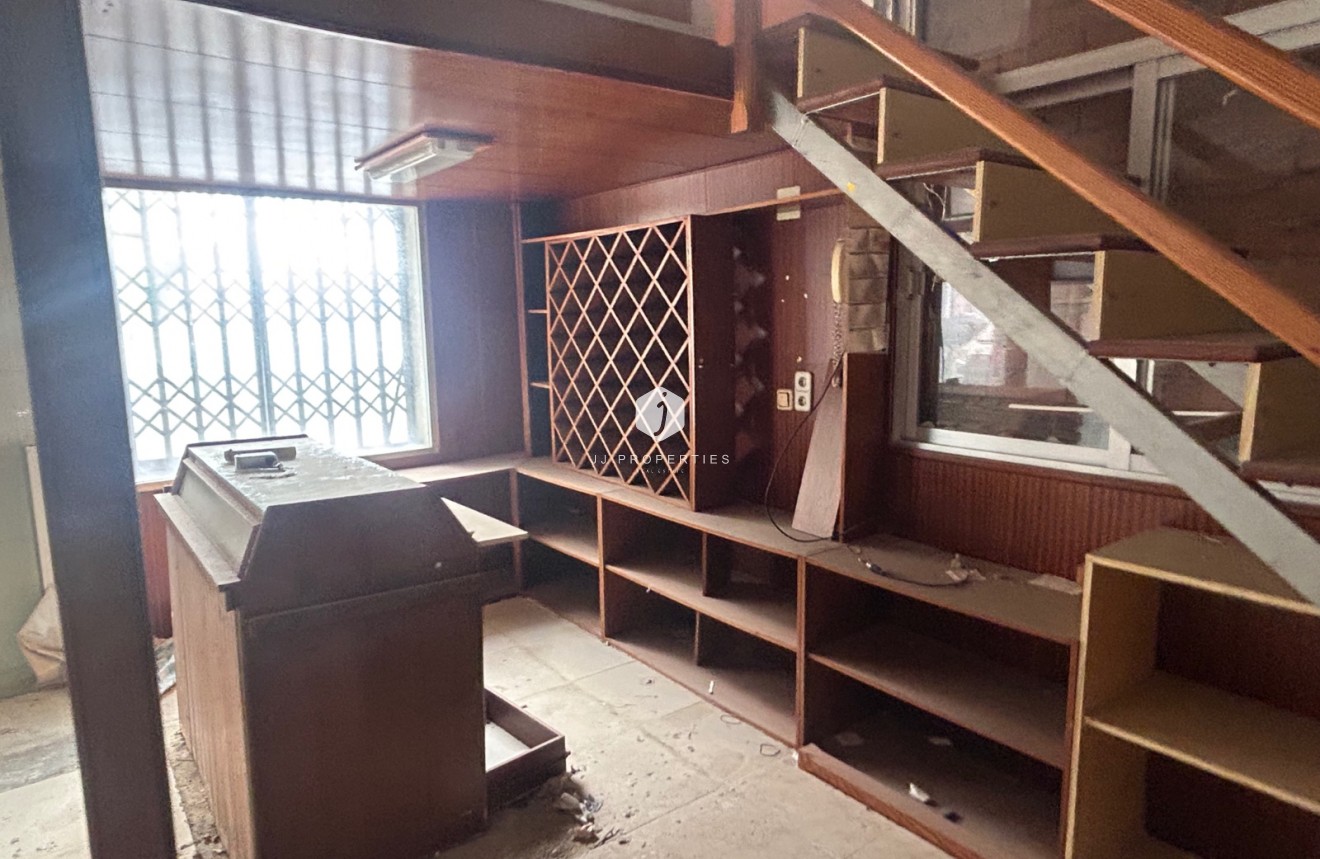 Aus zweiter Hand - Chalet -
Jacarilla - Inland