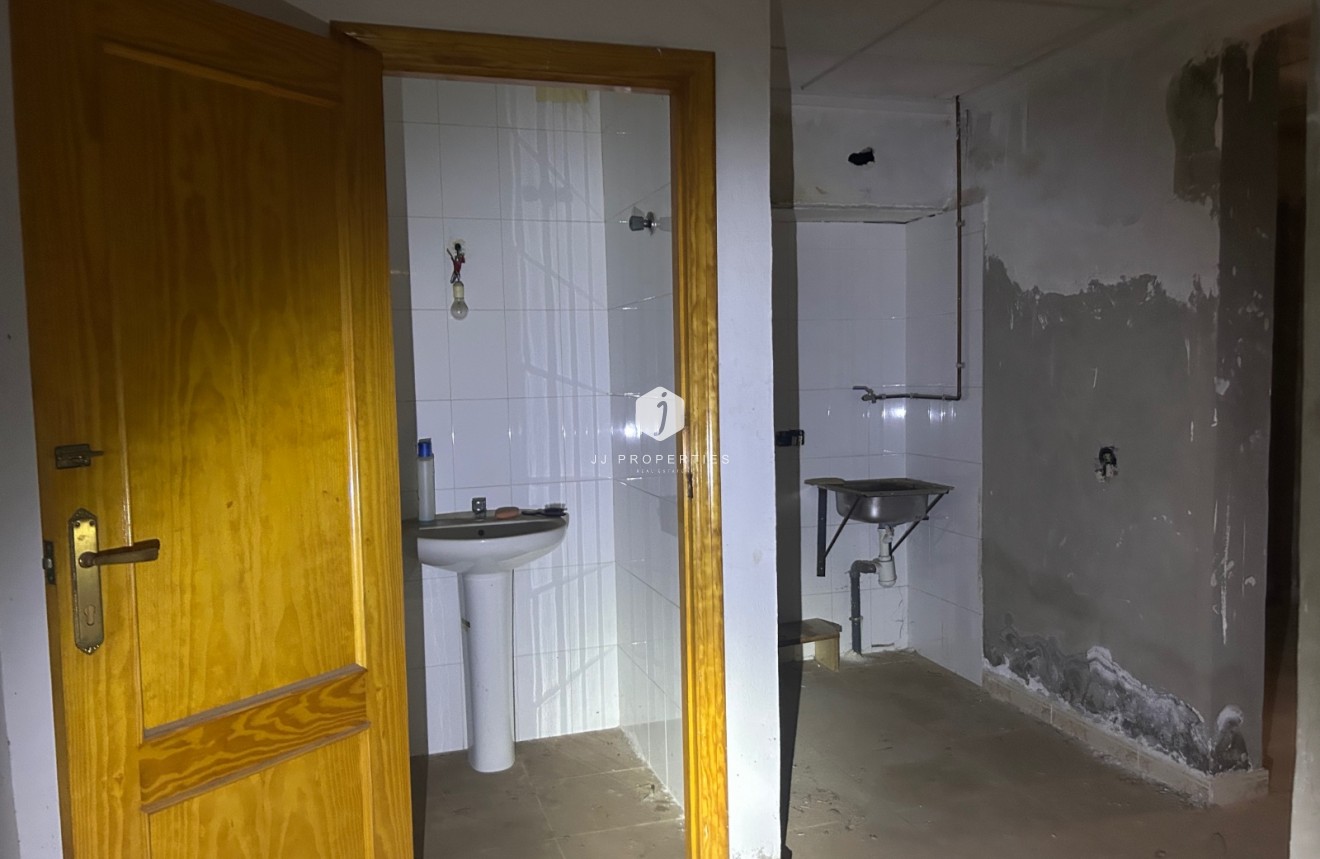 Aus zweiter Hand - Chalet -
Jacarilla - Inland