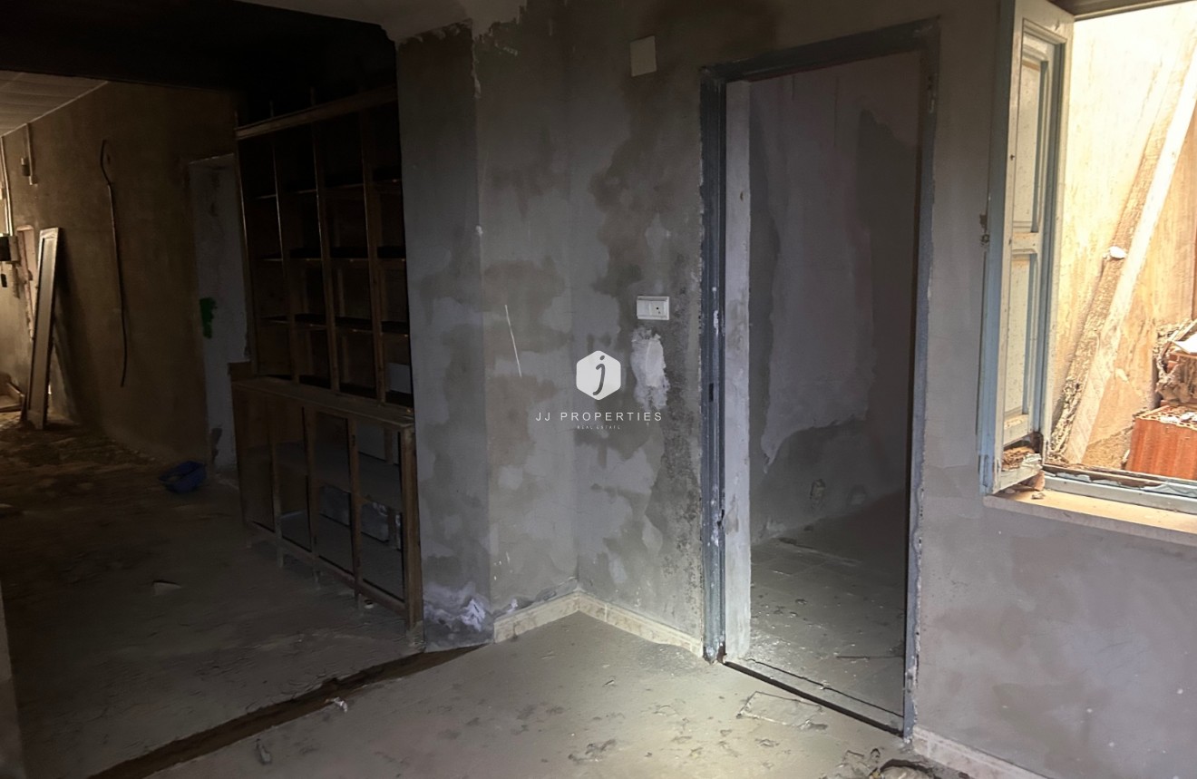 Aus zweiter Hand - Chalet -
Jacarilla - Inland