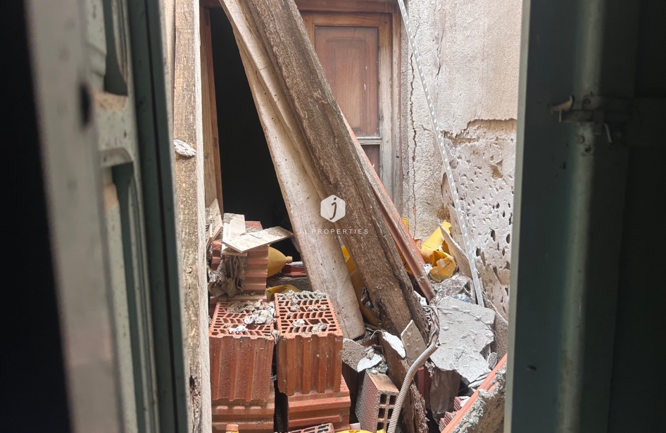 Aus zweiter Hand - Chalet -
Jacarilla - Inland