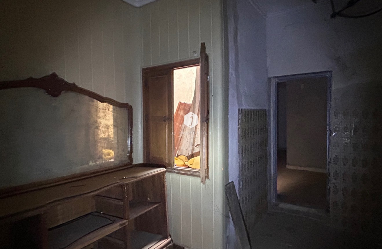 Aus zweiter Hand - Chalet -
Jacarilla - Inland