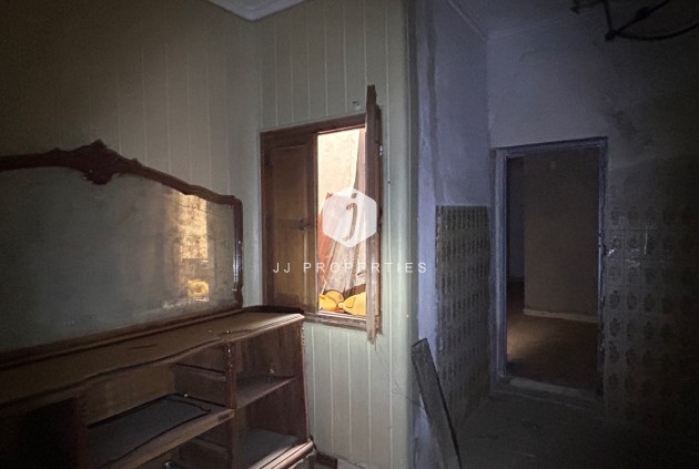 Aus zweiter Hand - Chalet -
Jacarilla - Inland