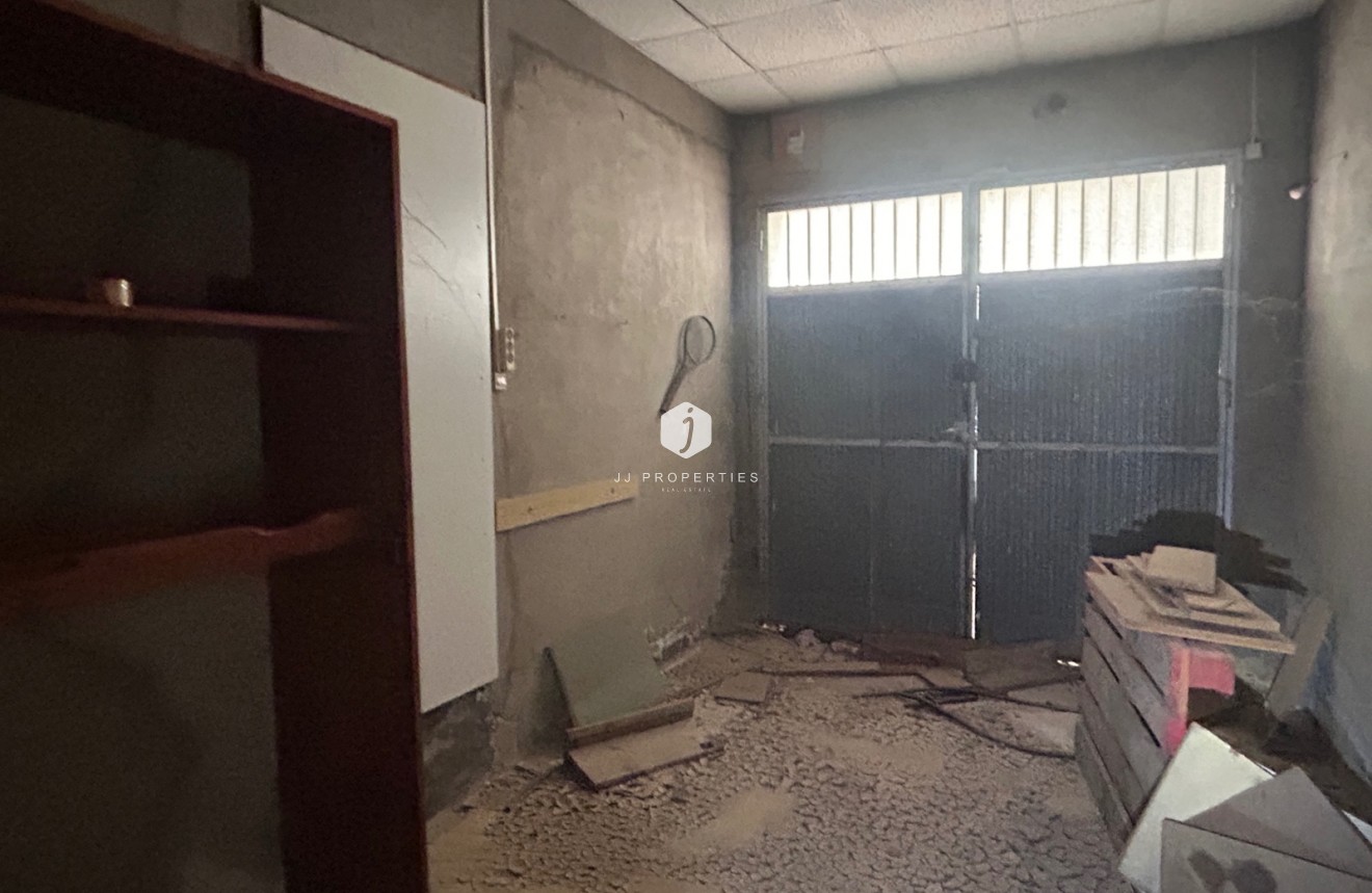 Aus zweiter Hand - Chalet -
Jacarilla - Inland