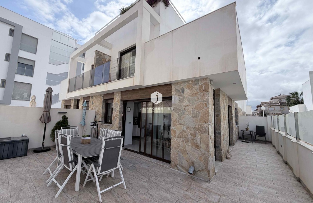 Aus zweiter Hand - Chalet -
Cabo Roig - Costa Blanca