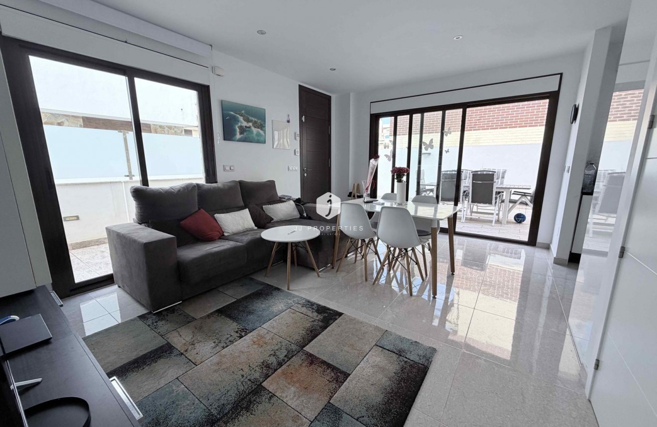 Aus zweiter Hand - Chalet -
Cabo Roig - Costa Blanca