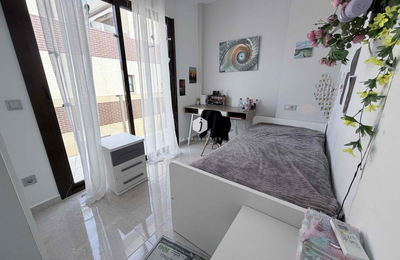 Aus zweiter Hand - Chalet -
Cabo Roig - Costa Blanca