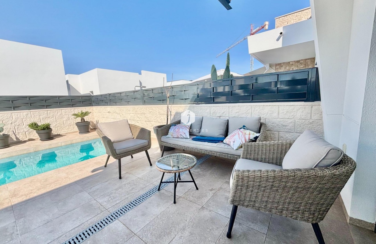 Aus zweiter Hand - Villa -
Benijofar - Pueblo 4