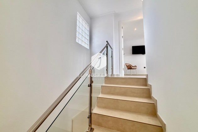 Aus zweiter Hand - Villa -
Benijofar - Pueblo 4