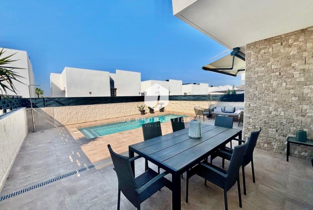 Aus zweiter Hand - Villa -
Benijofar - Pueblo 4