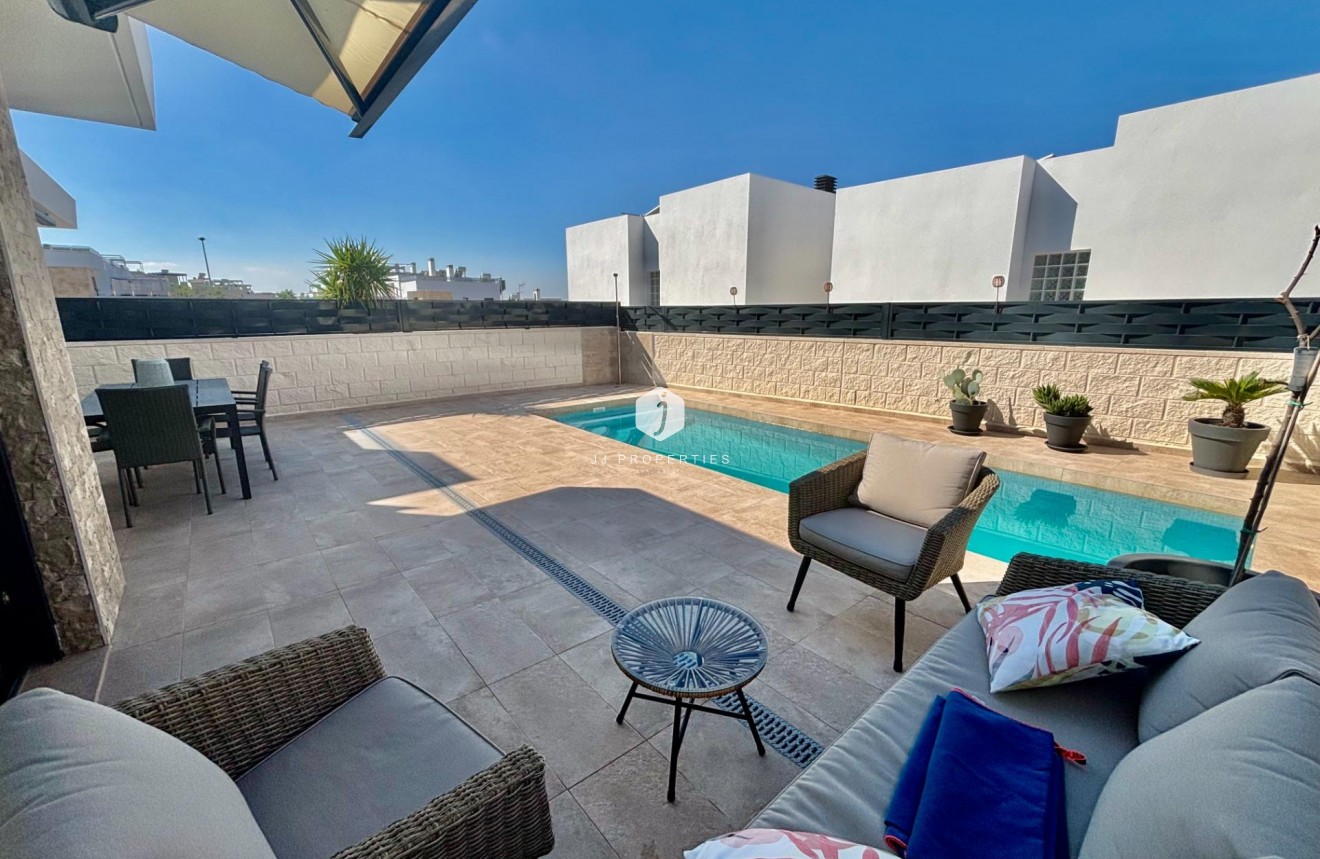 Aus zweiter Hand - Villa -
Benijofar - Pueblo 4