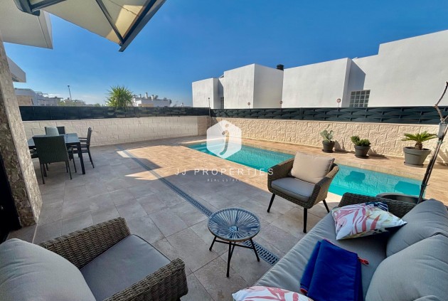 Aus zweiter Hand - Villa -
Benijofar - Pueblo 4