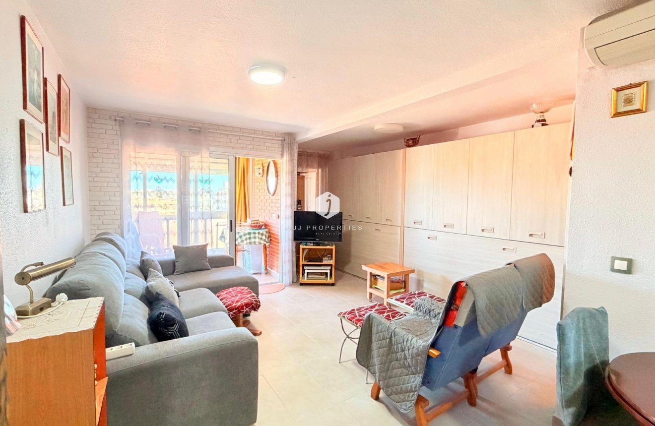 Aus zweiter Hand - Wohnung -
Torrevieja - Playa de los Naufragos