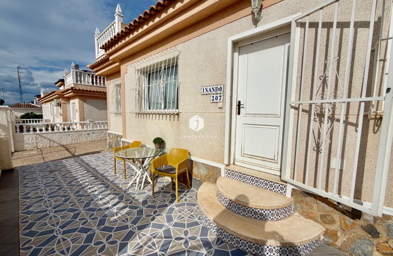 Aus zweiter Hand - Chalet -
Rojales - Pueblo