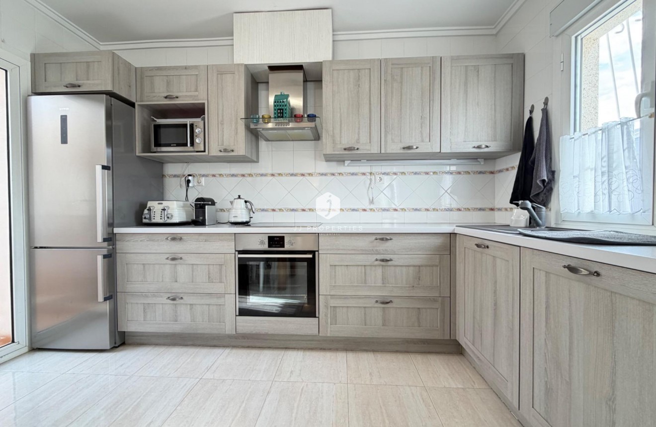 Aus zweiter Hand - Chalet -
Rojales - Pueblo